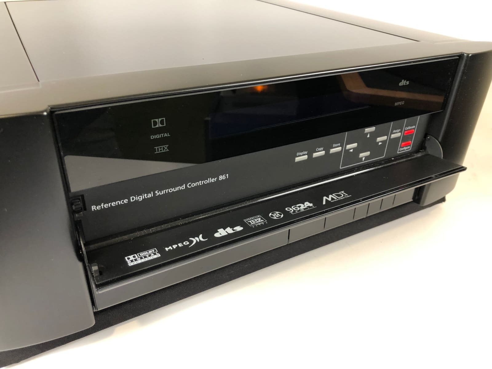 Meridian 861 V6 Reference Digital Surround Controller And Processor - Upgradable Preamplifier