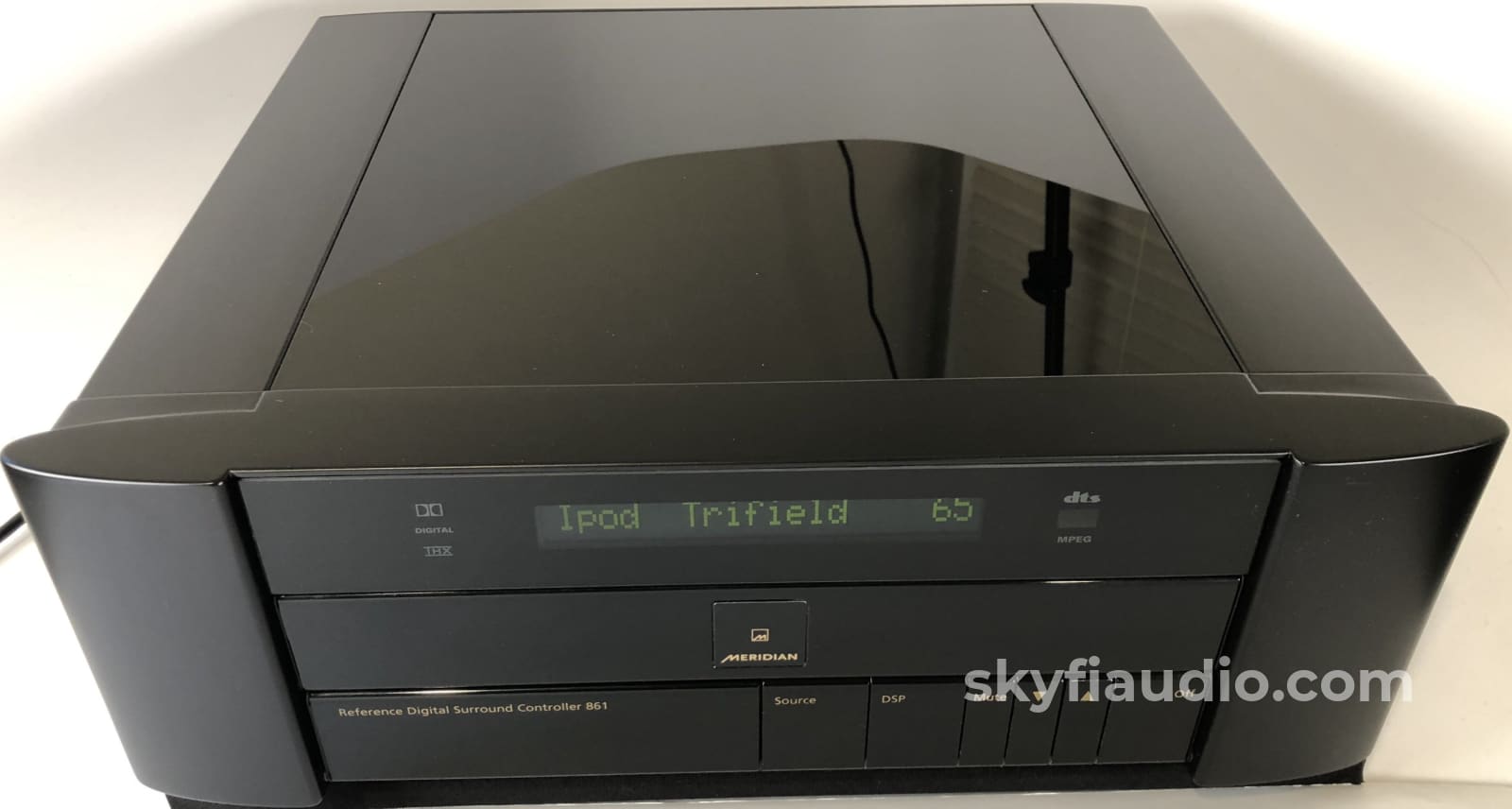 Meridian 861 V6 Reference Digital Surround Controller And Processor - Upgradable Preamplifier