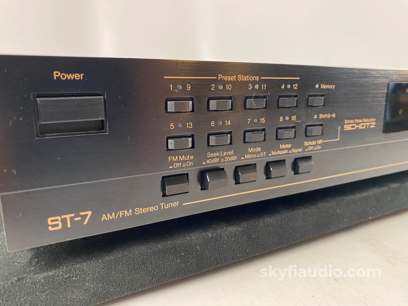 Nakamichi St-7 Vintage Fm Digital Synthesis Tuner