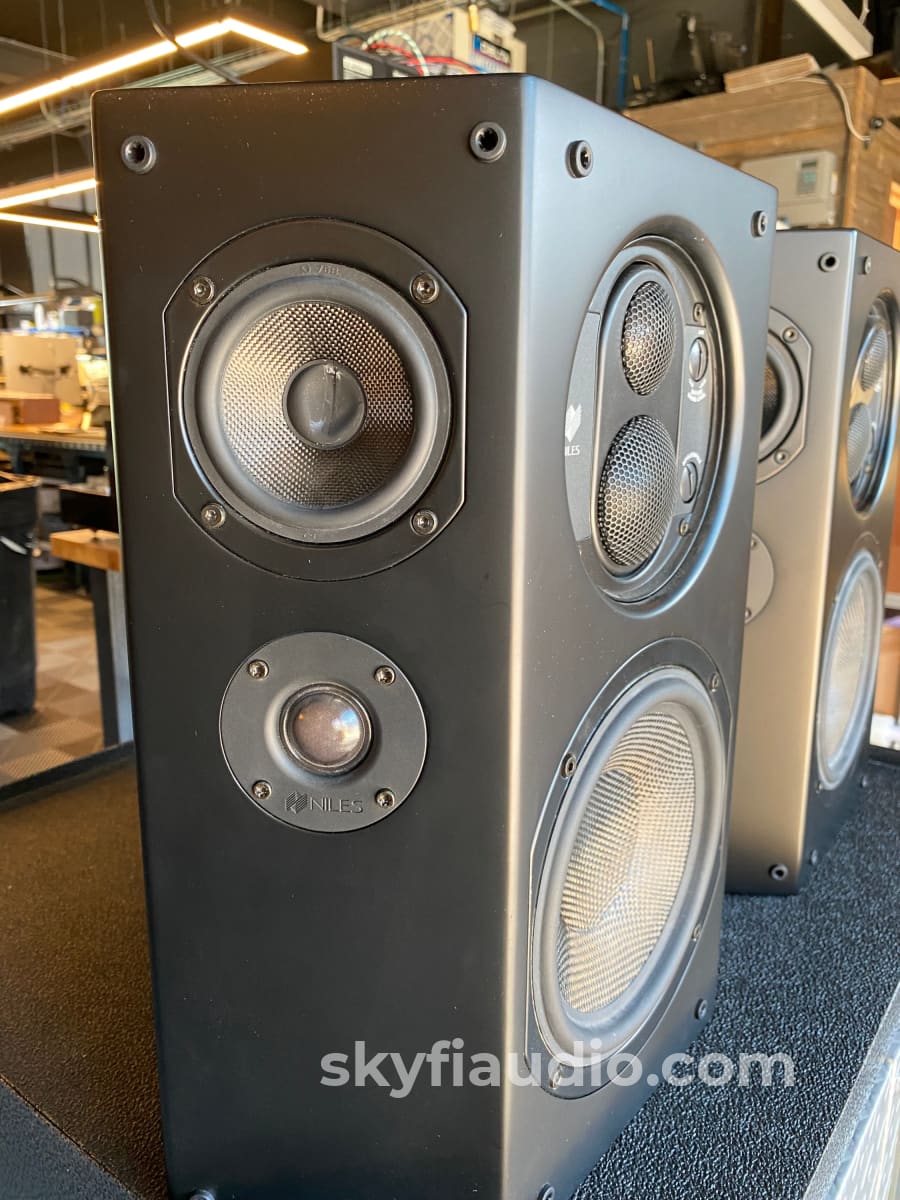 Niles Stagefront Pro770Fx - Surround Or Side Speakers