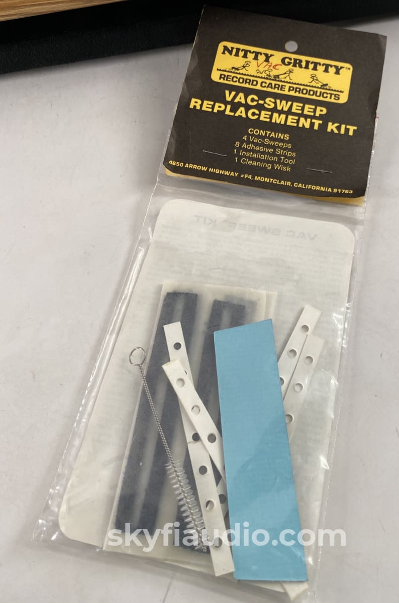 Nitty Gritty 2.5Fi Record Cleaner W/Solid Oak Cabinet Upgrade Accessory