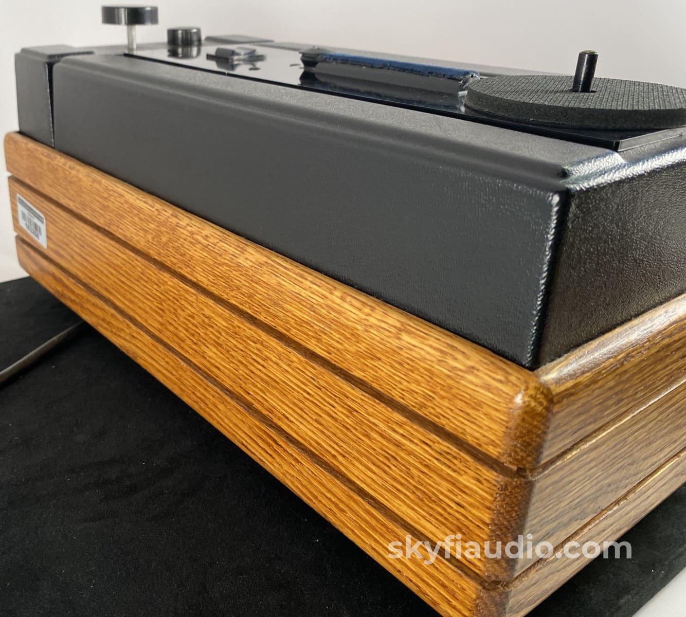 Nitty Gritty 2.5Fi Record Cleaner W/Solid Oak Cabinet Upgrade Accessory