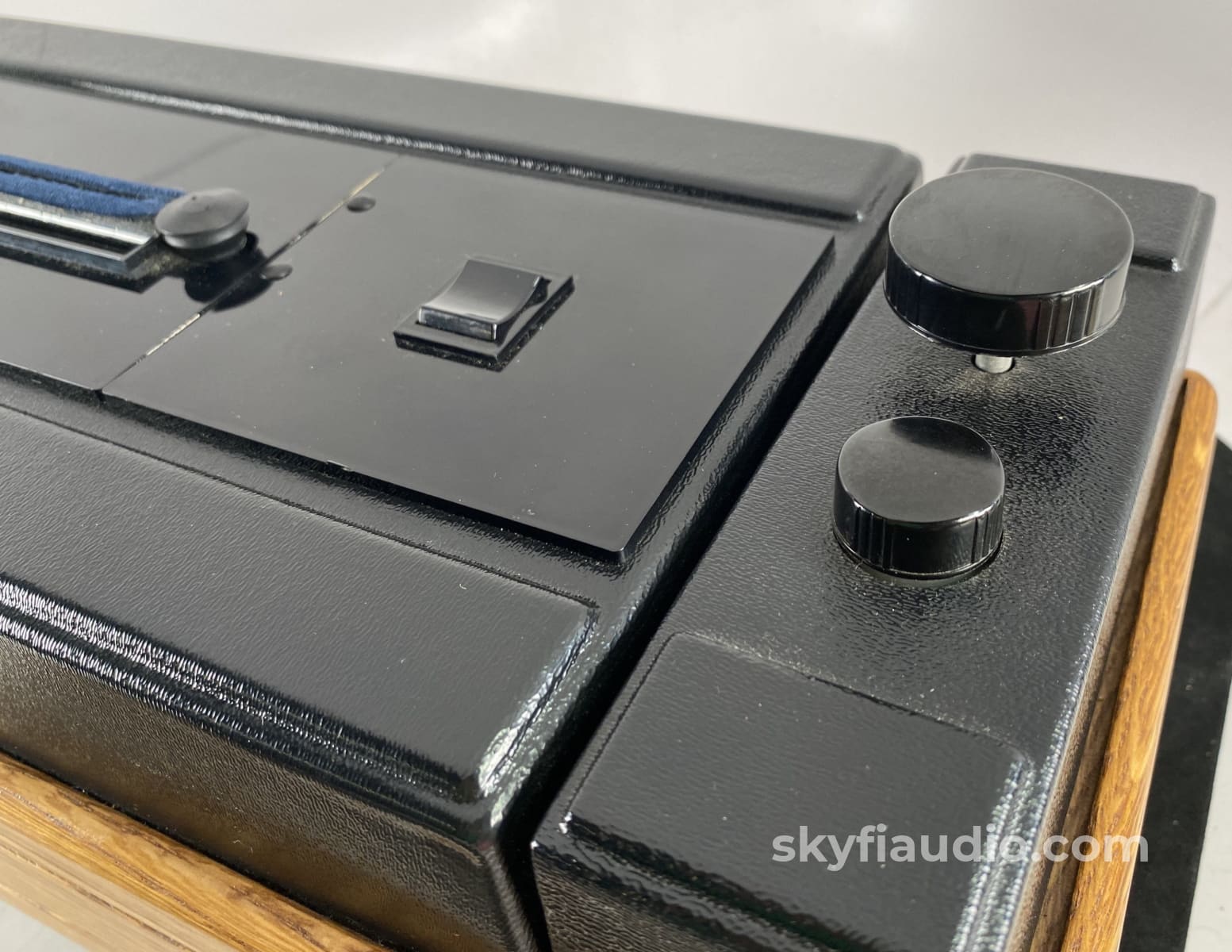 Nitty Gritty 2.5Fi Record Cleaner W/Solid Oak Cabinet Upgrade Accessory