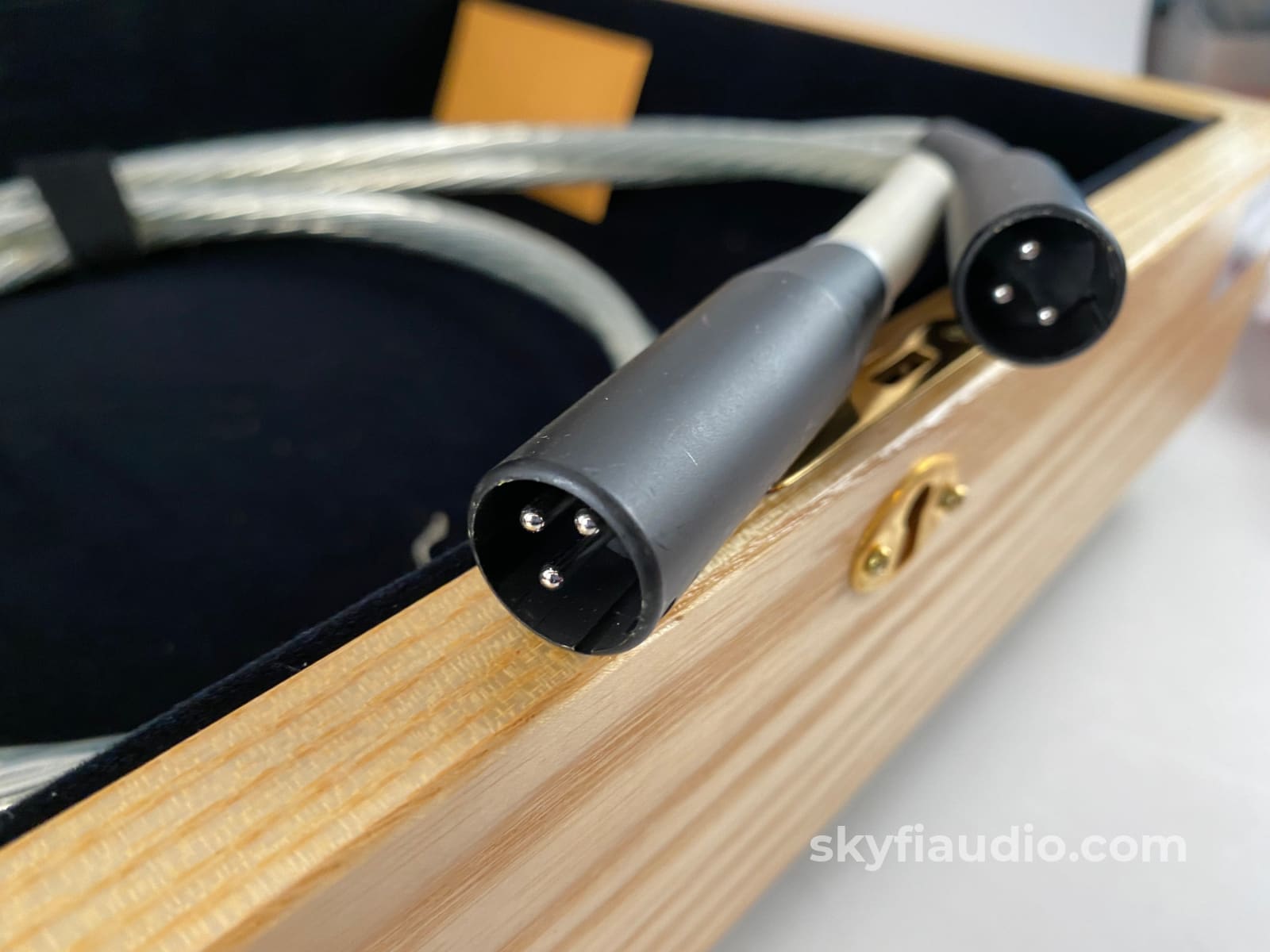 Nordost Odin Supreme Reference Xlr Audio Interconnects - Original Wood Case 1.75M Cables