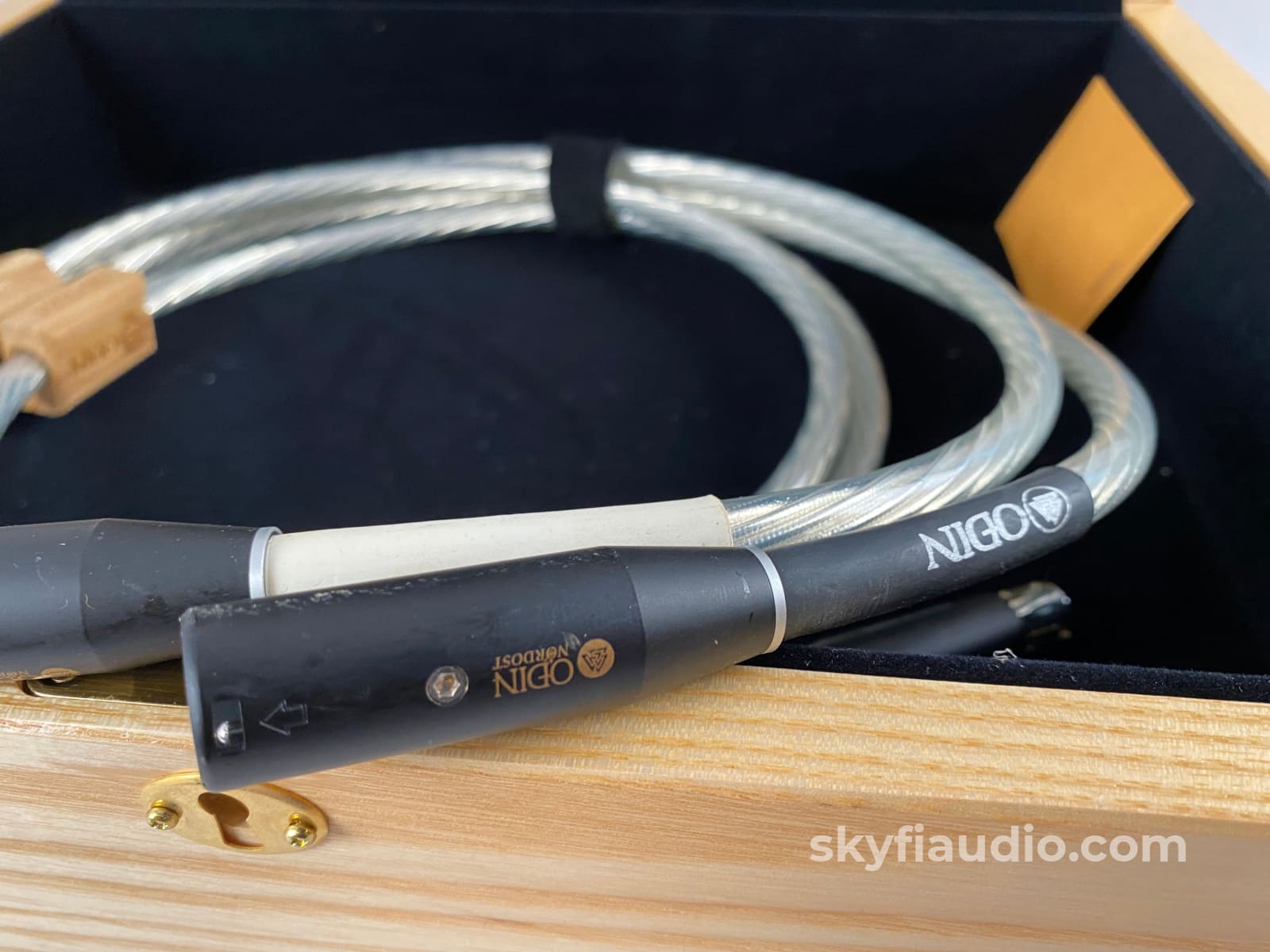 Nordost Odin Supreme Reference Xlr Audio Interconnects - Original Wood Case 1.75M Cables