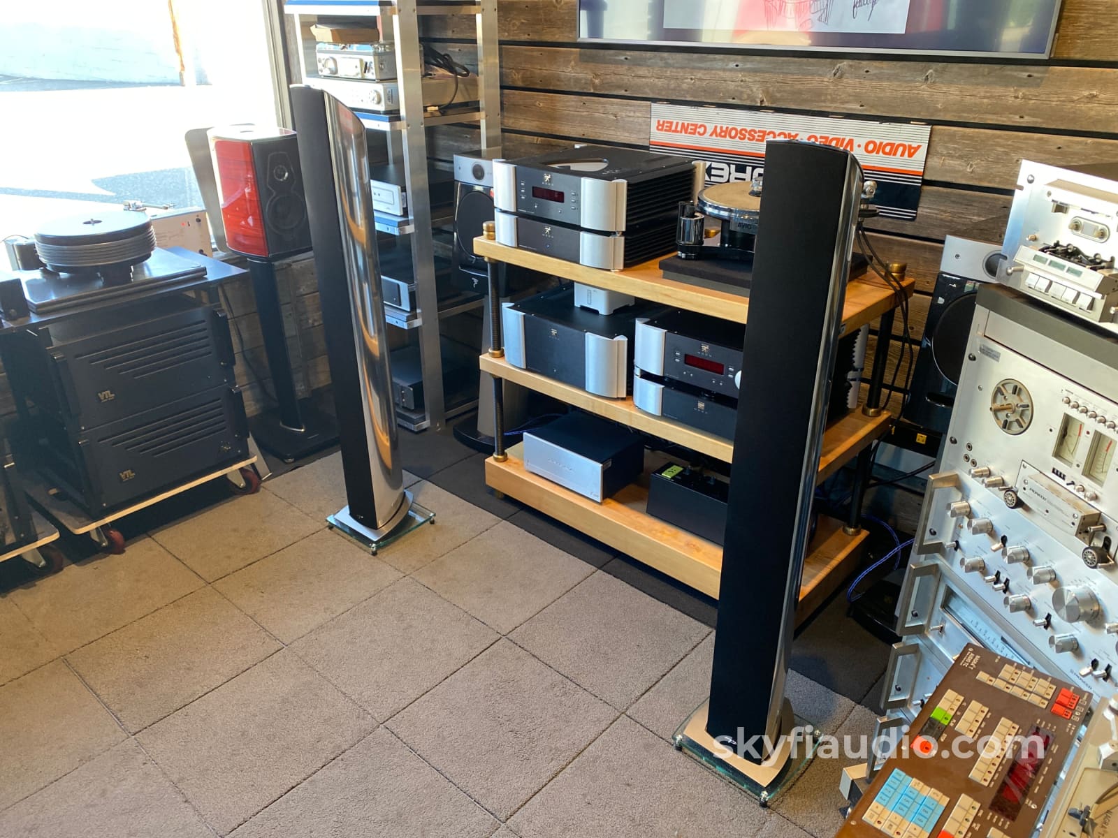 Paradigm Reference Millenia 300 Floorstanding Speakers - Striking Silver Finish