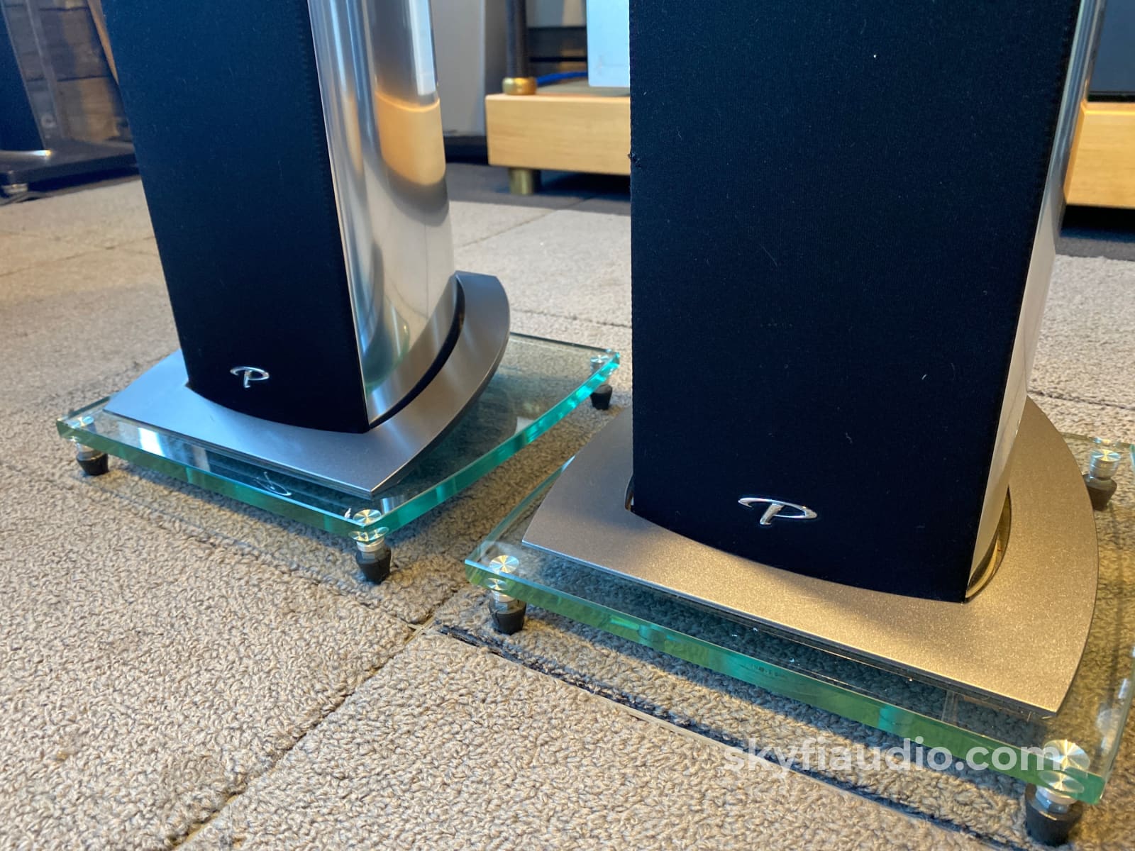 Paradigm Reference Millenia 300 Floorstanding Speakers - Striking Silver Finish