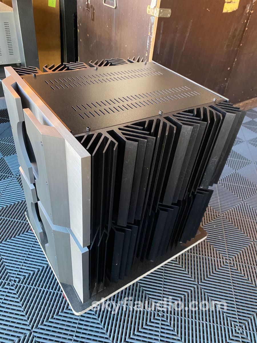 Pass Labs X600 Monoblocks 600W Of Clean Power Amplifier