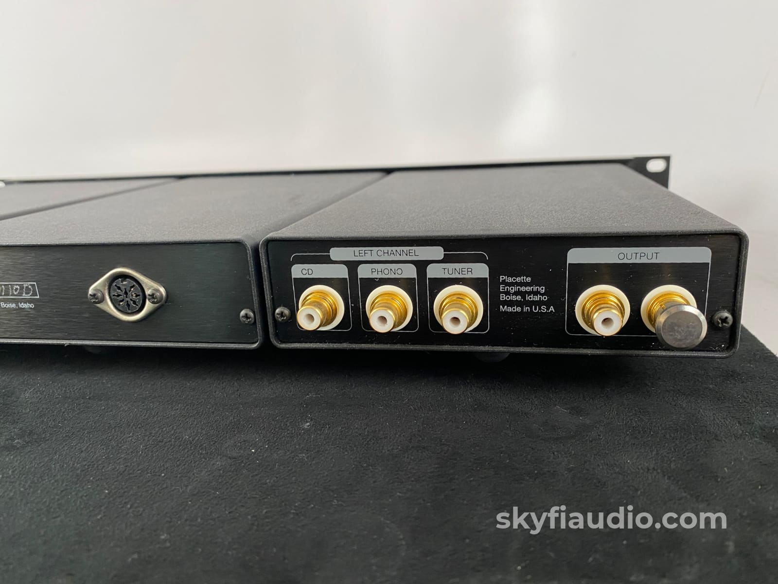 Placette Audio Passive Line Stage - Relay Controlled Stepped Attenuator / Selector Preamplifier