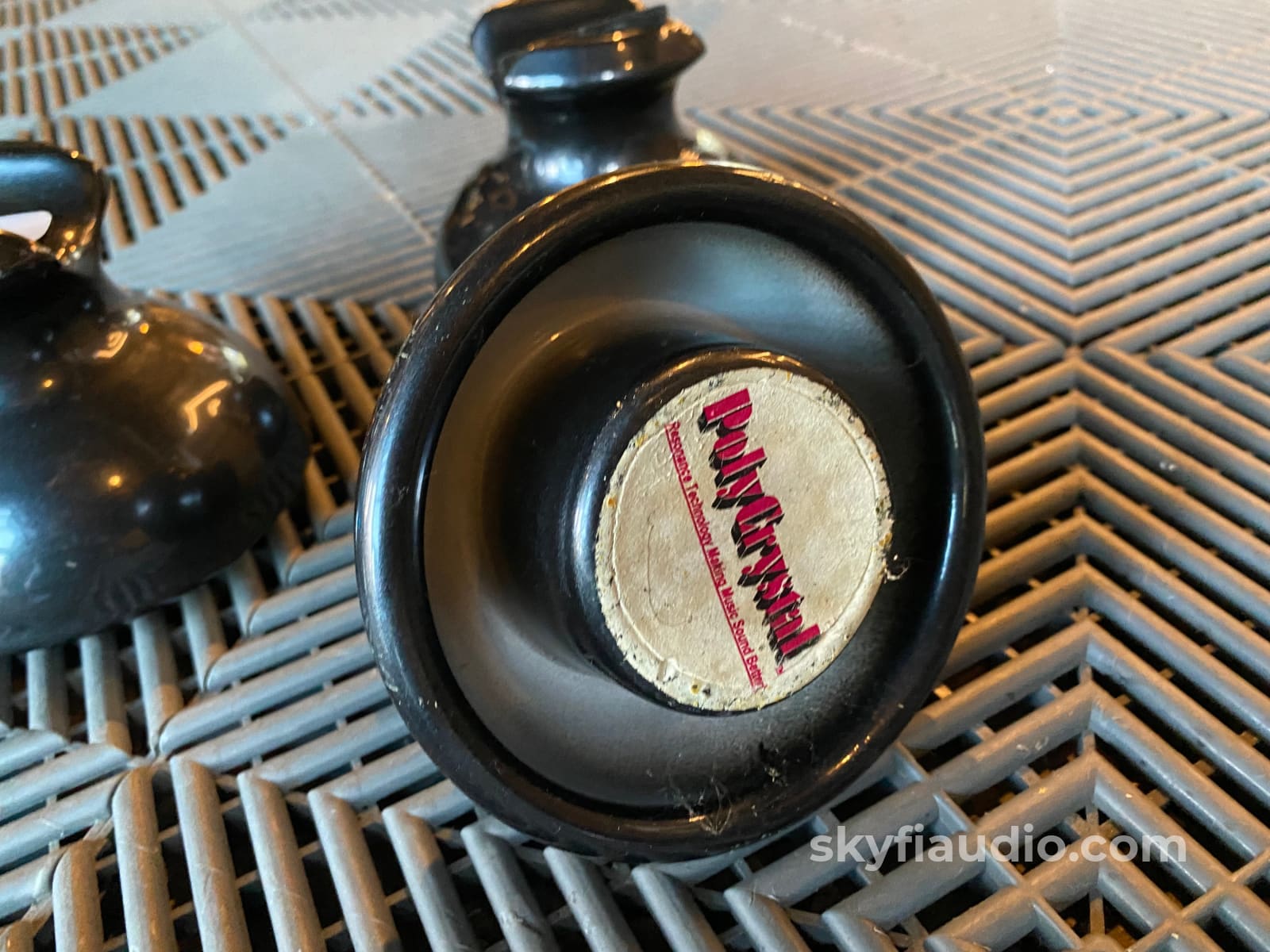 Polycrystal Resonance Technology Cable Stands (6 Pieces) *New Price Accessory