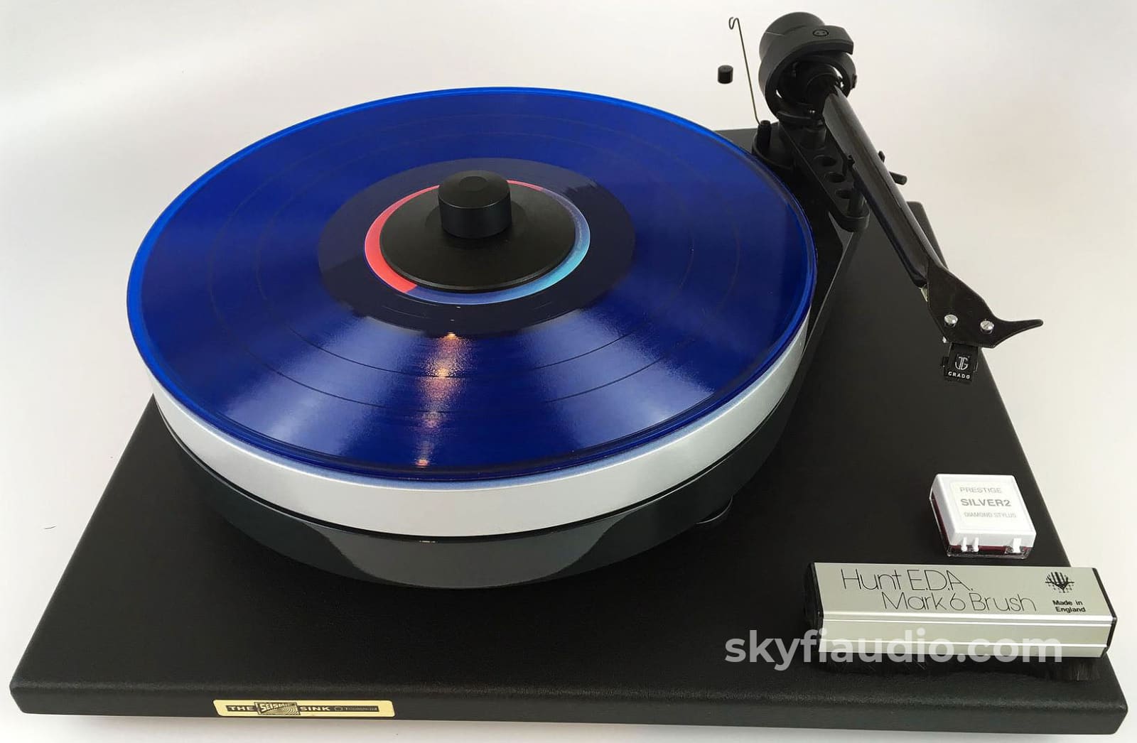 Pro-Ject Audio Rm-5 Se Turntable With New Grado Cartridge And Seismic Sink Base