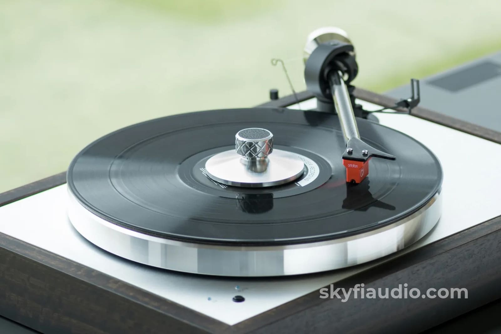 Pro-Ject Clamp It Aluminum Record With Leather Coating And Diamond Cut Finish
