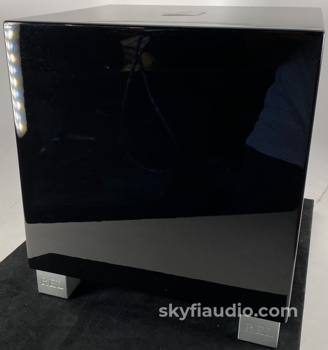 Rel Acoustics T/5I - Compact And Powered Down-Firing 8 Subwoofer Speakers