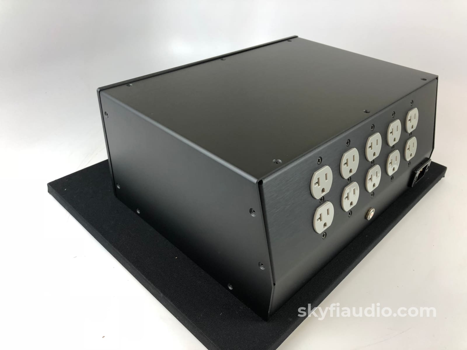 Running Springs Audio Dmitri Ac Power Conditioner