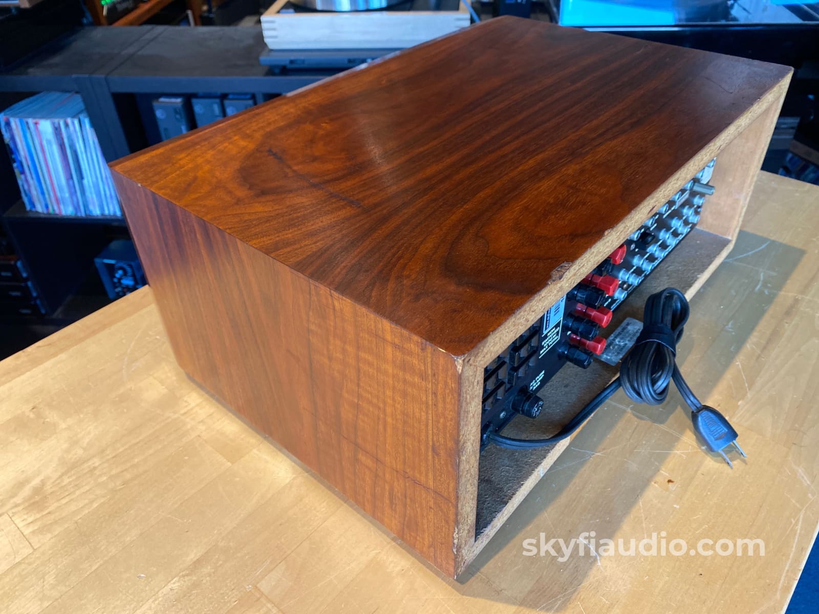 Sae 4 Piece Vintage System In Wood Cabinets - Wow!