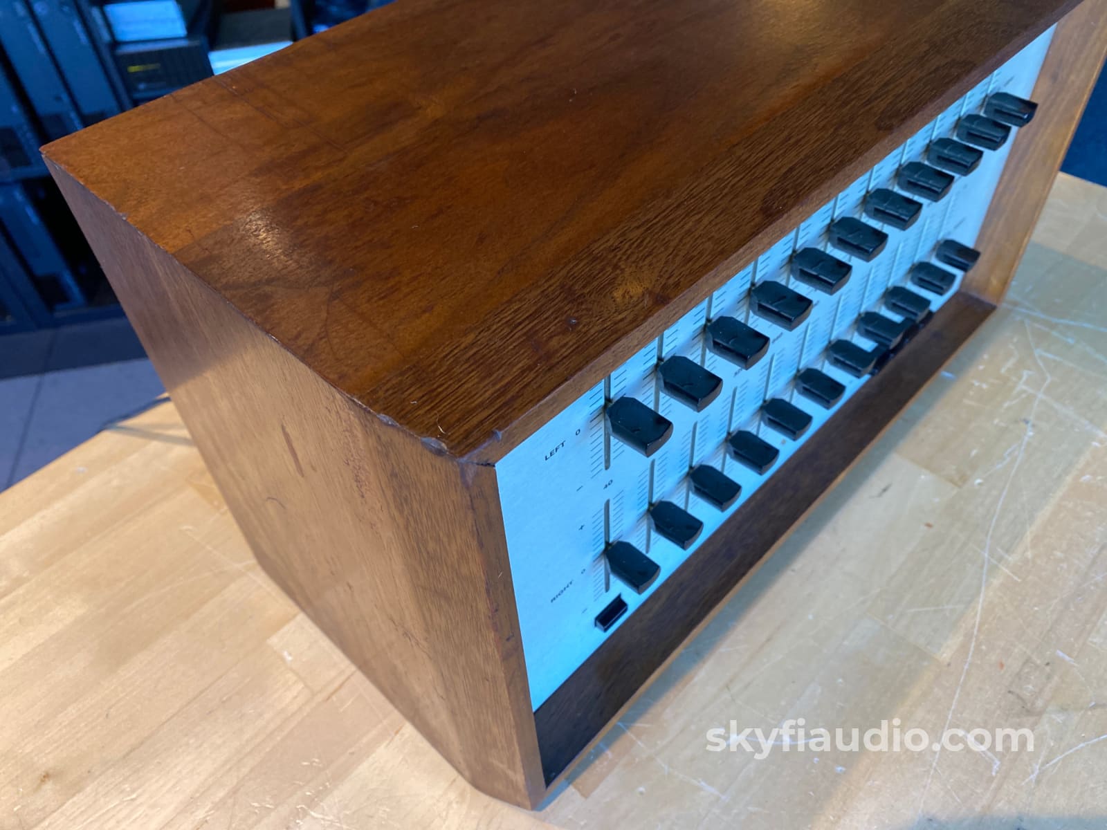 Sae 4 Piece Vintage System In Wood Cabinets - Wow!