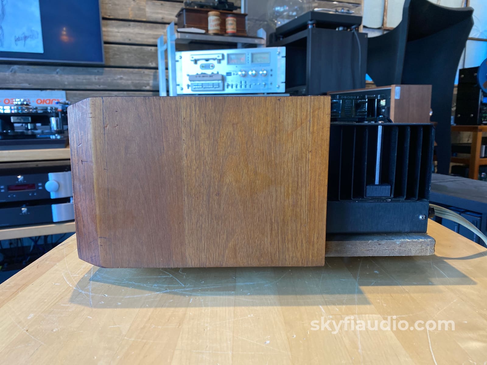 Sae 4 Piece Vintage System In Wood Cabinets - Wow!