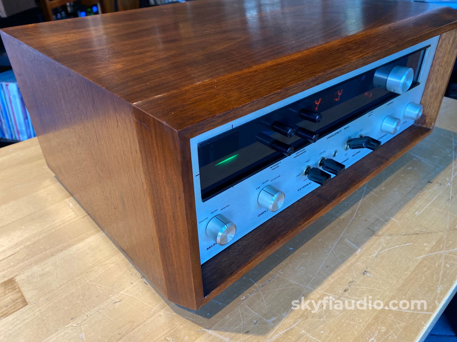 Sae 4 Piece Vintage System In Wood Cabinets - Wow!