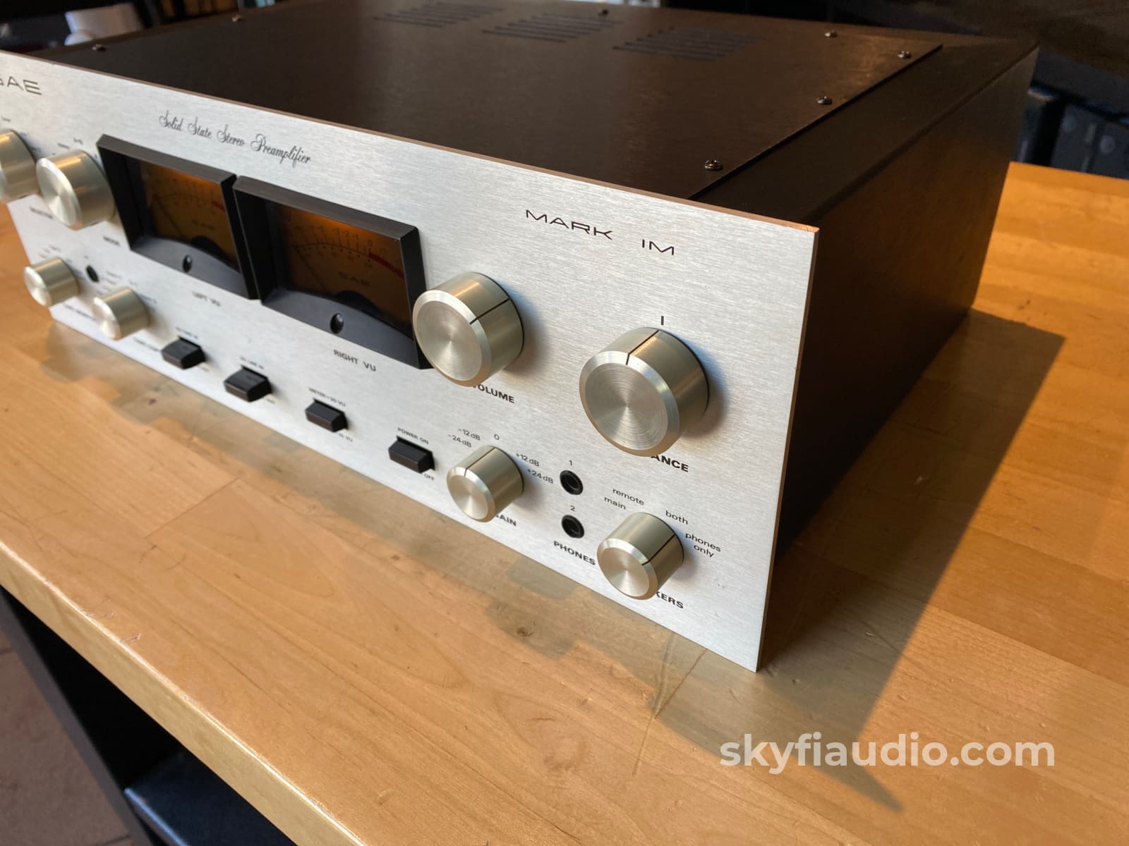 Sae 4 Piece Vintage System In Wood Cabinets - Wow!