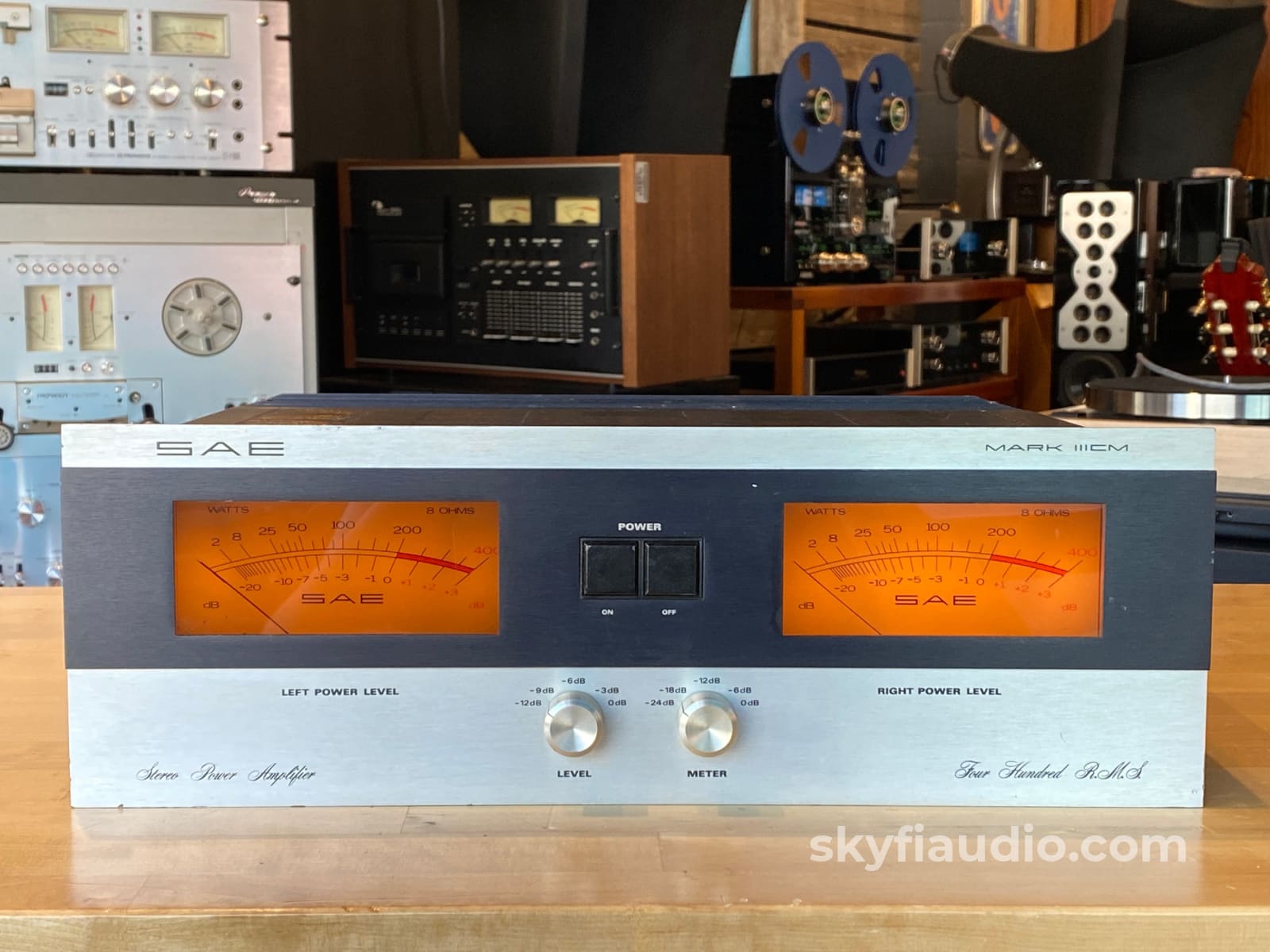 Sae 4 Piece Vintage System In Wood Cabinets - Wow!