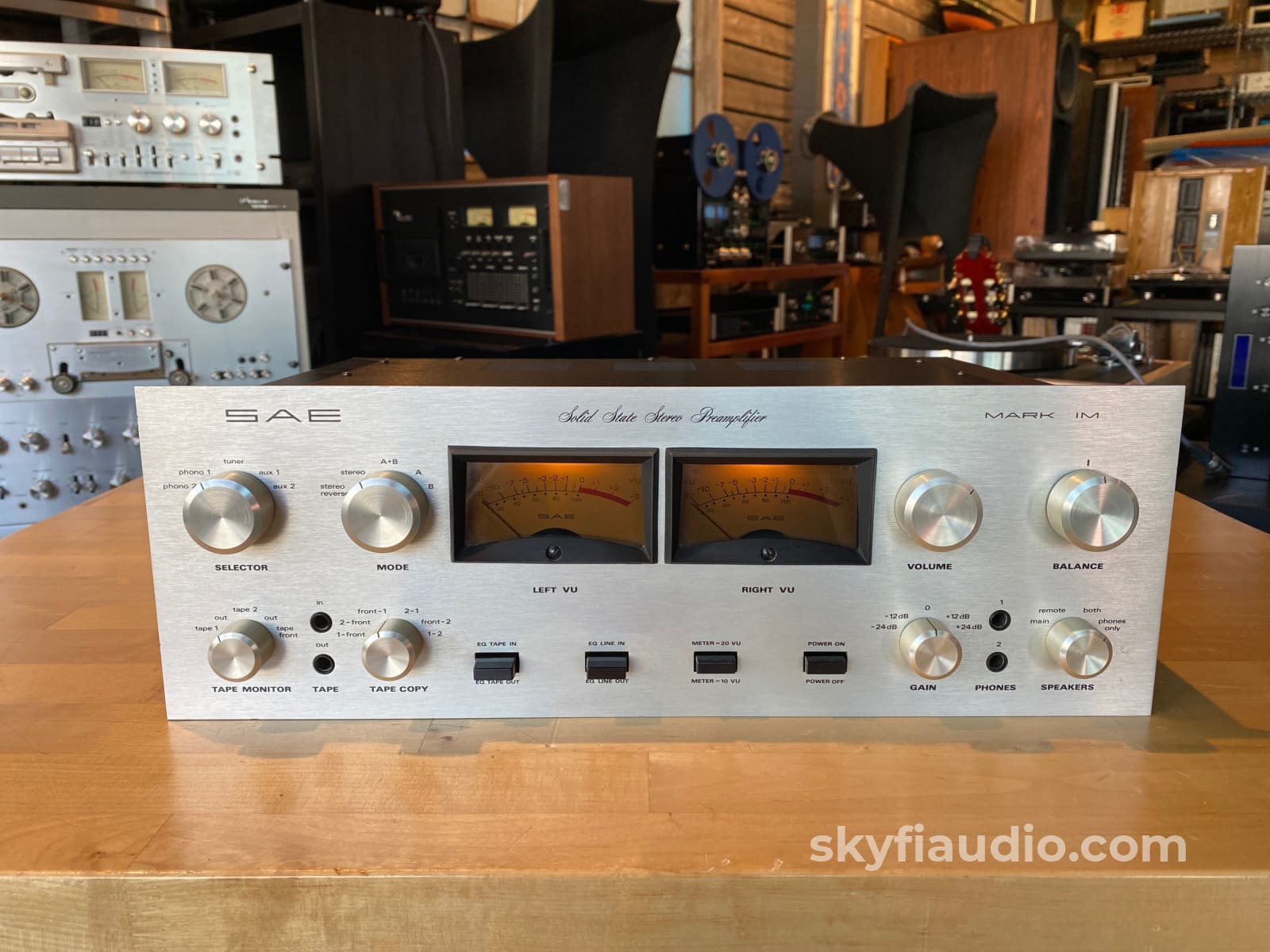 Sae 4 Piece Vintage System In Wood Cabinets - Wow!