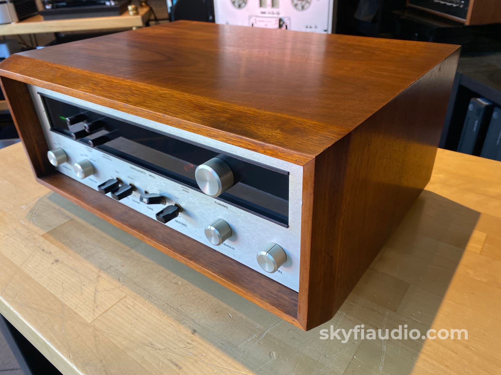 Sae 4 Piece Vintage System In Wood Cabinets - Wow!