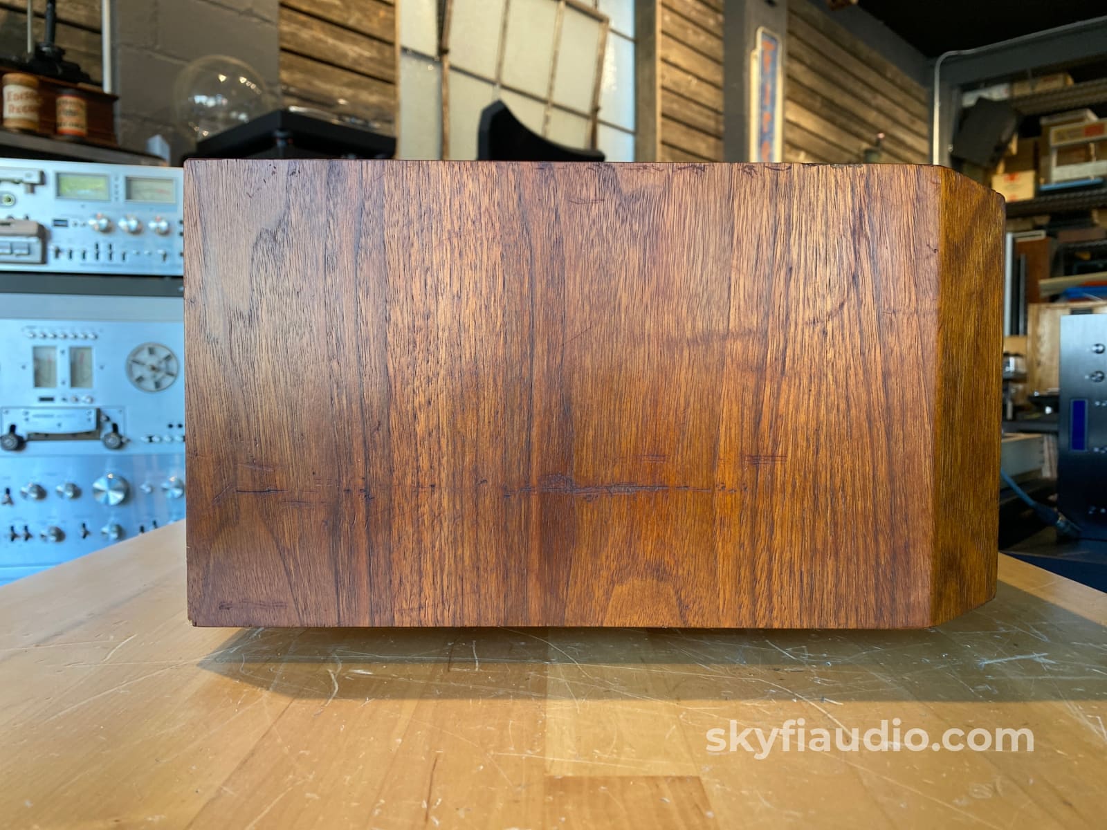 Sae 4 Piece Vintage System In Wood Cabinets - Wow!