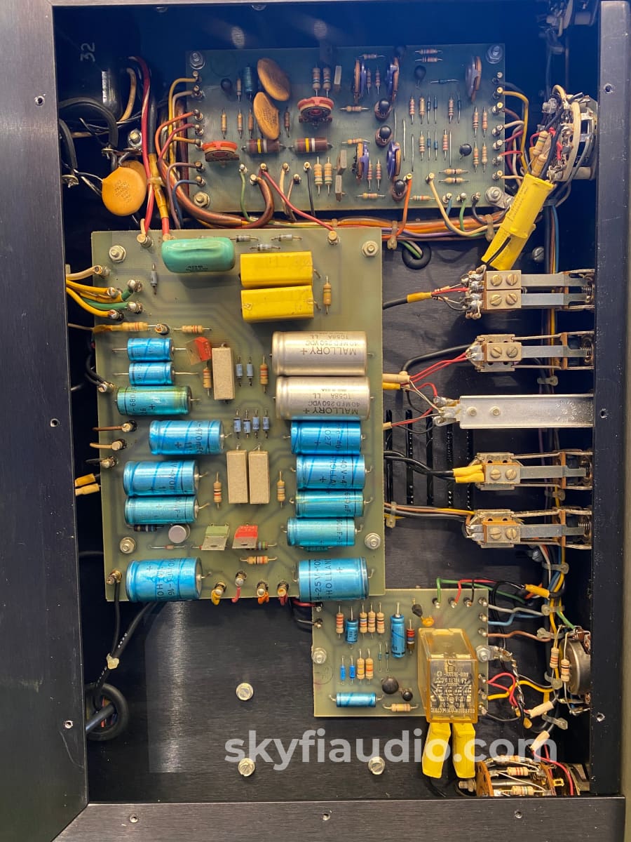 Sae 4 Piece Vintage System In Wood Cabinets - Wow!