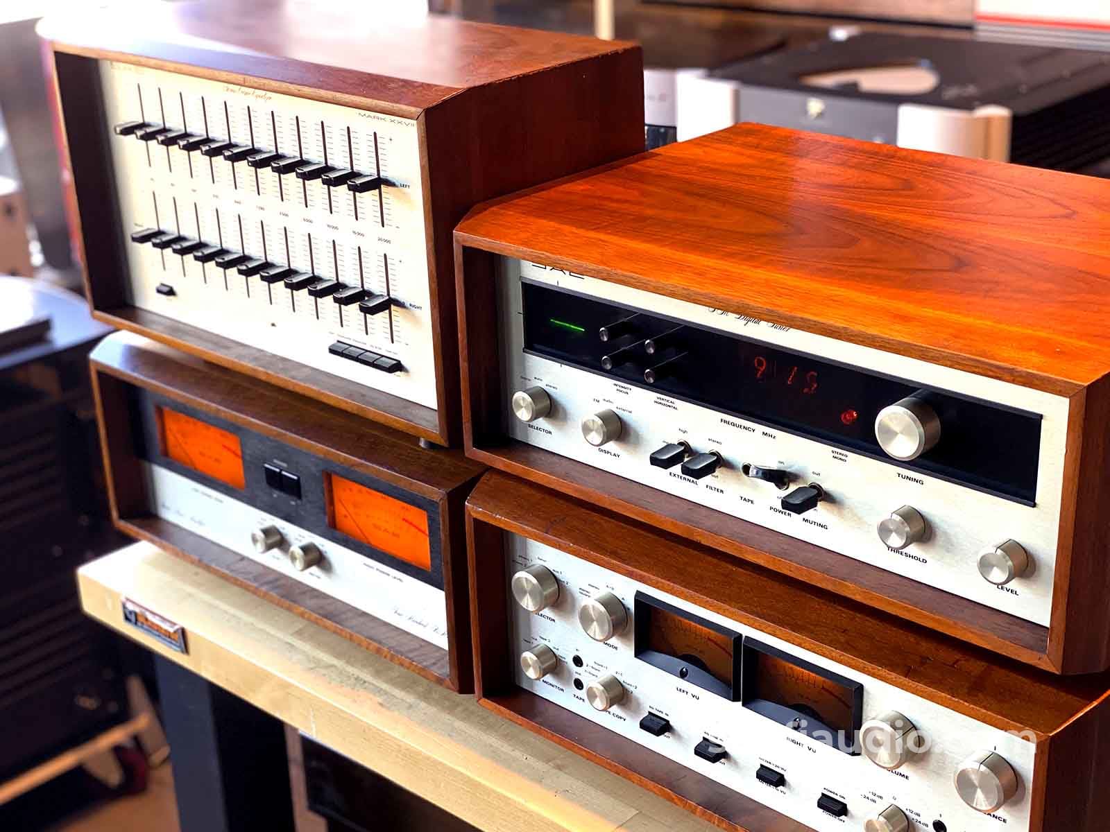 Sae 4 Piece Vintage System In Wood Cabinets - Wow!