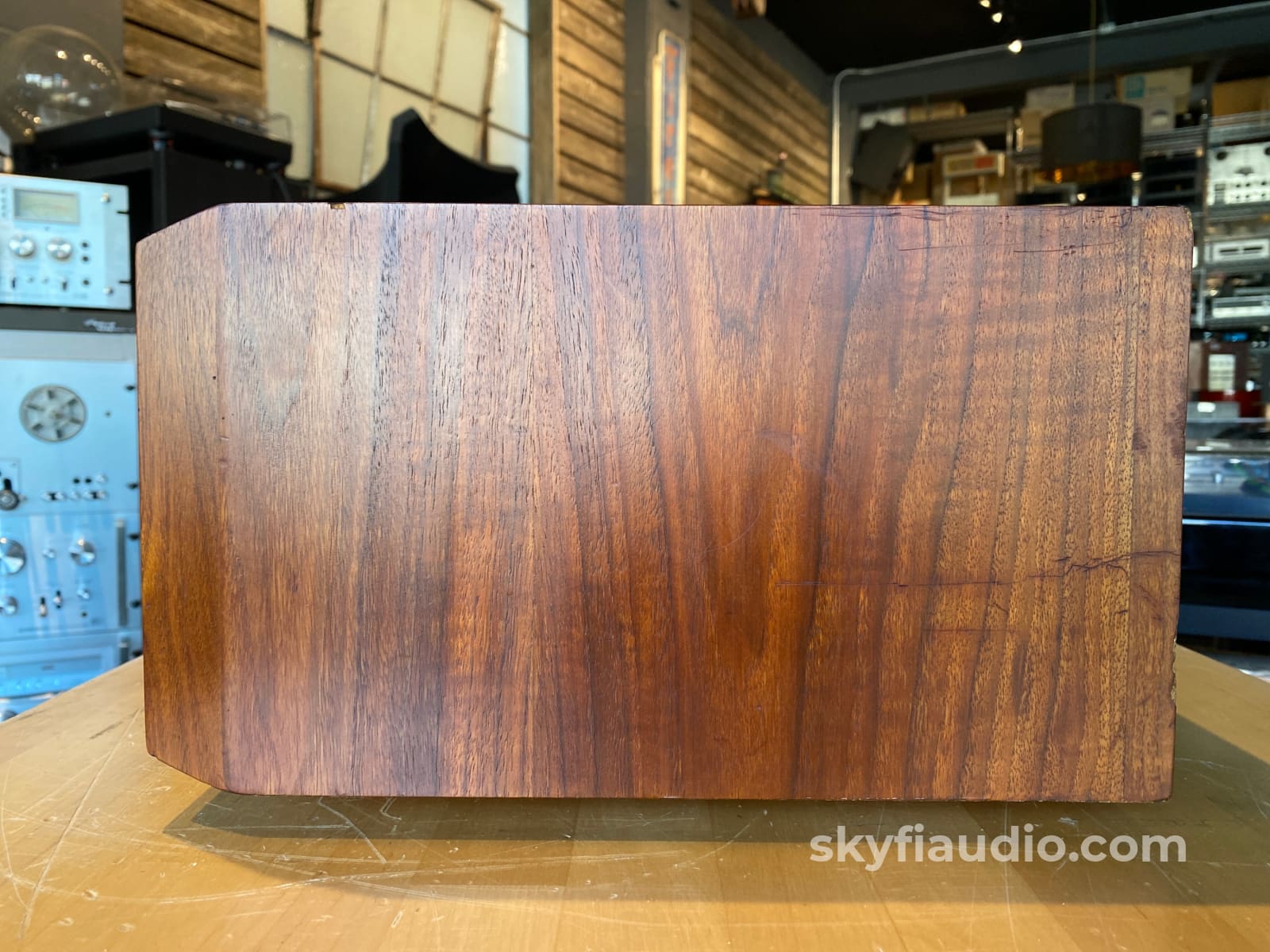 Sae 4 Piece Vintage System In Wood Cabinets - Wow!