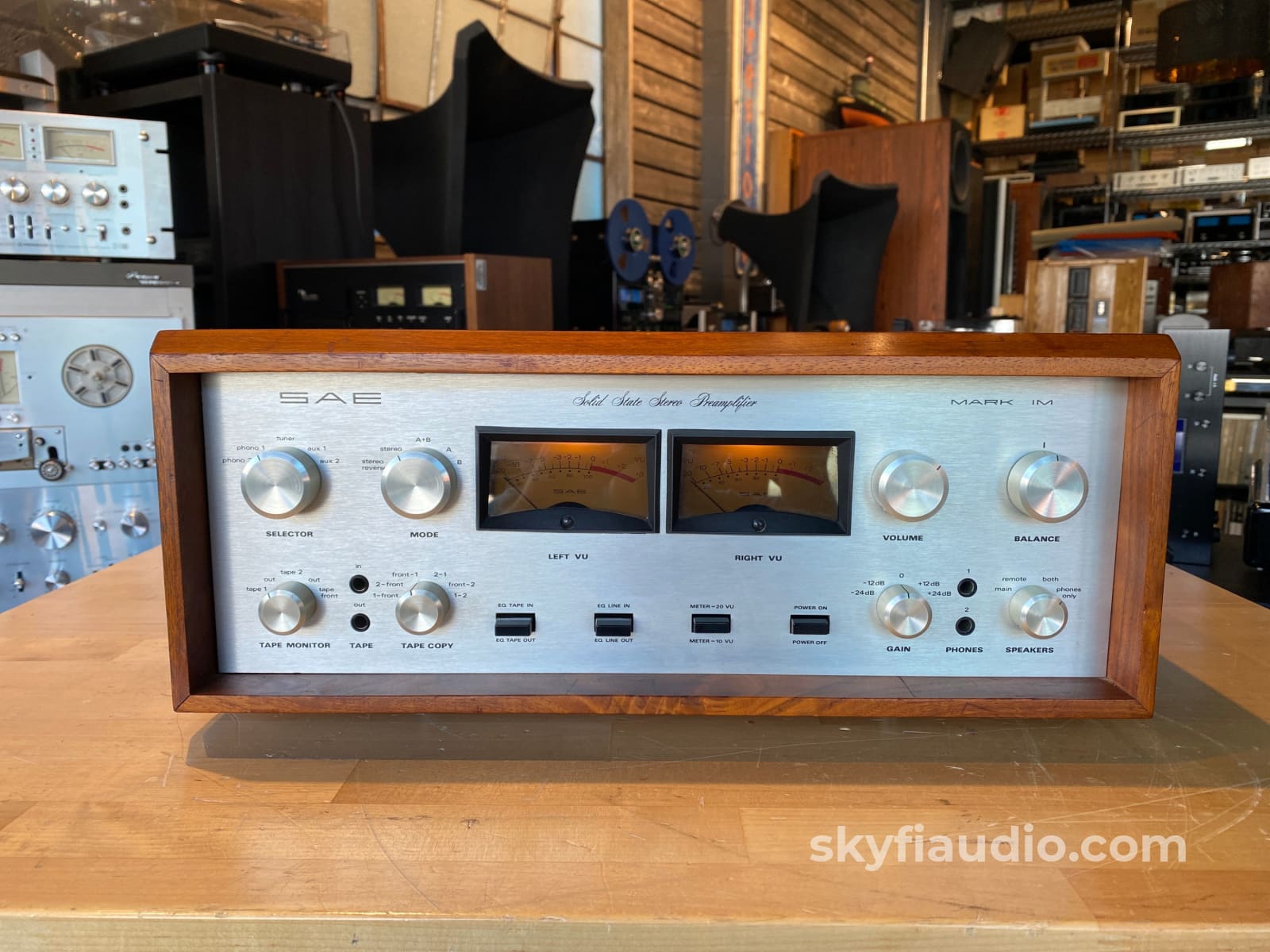 Sae 4 Piece Vintage System In Wood Cabinets - Wow!