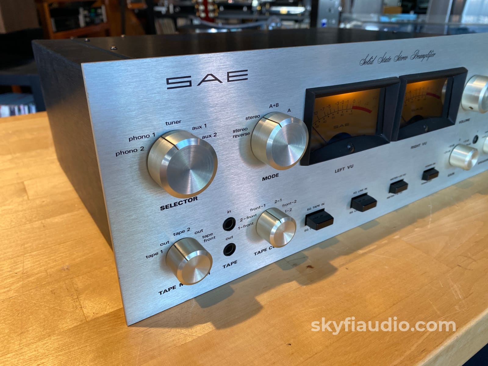 Sae 4 Piece Vintage System In Wood Cabinets - Wow!