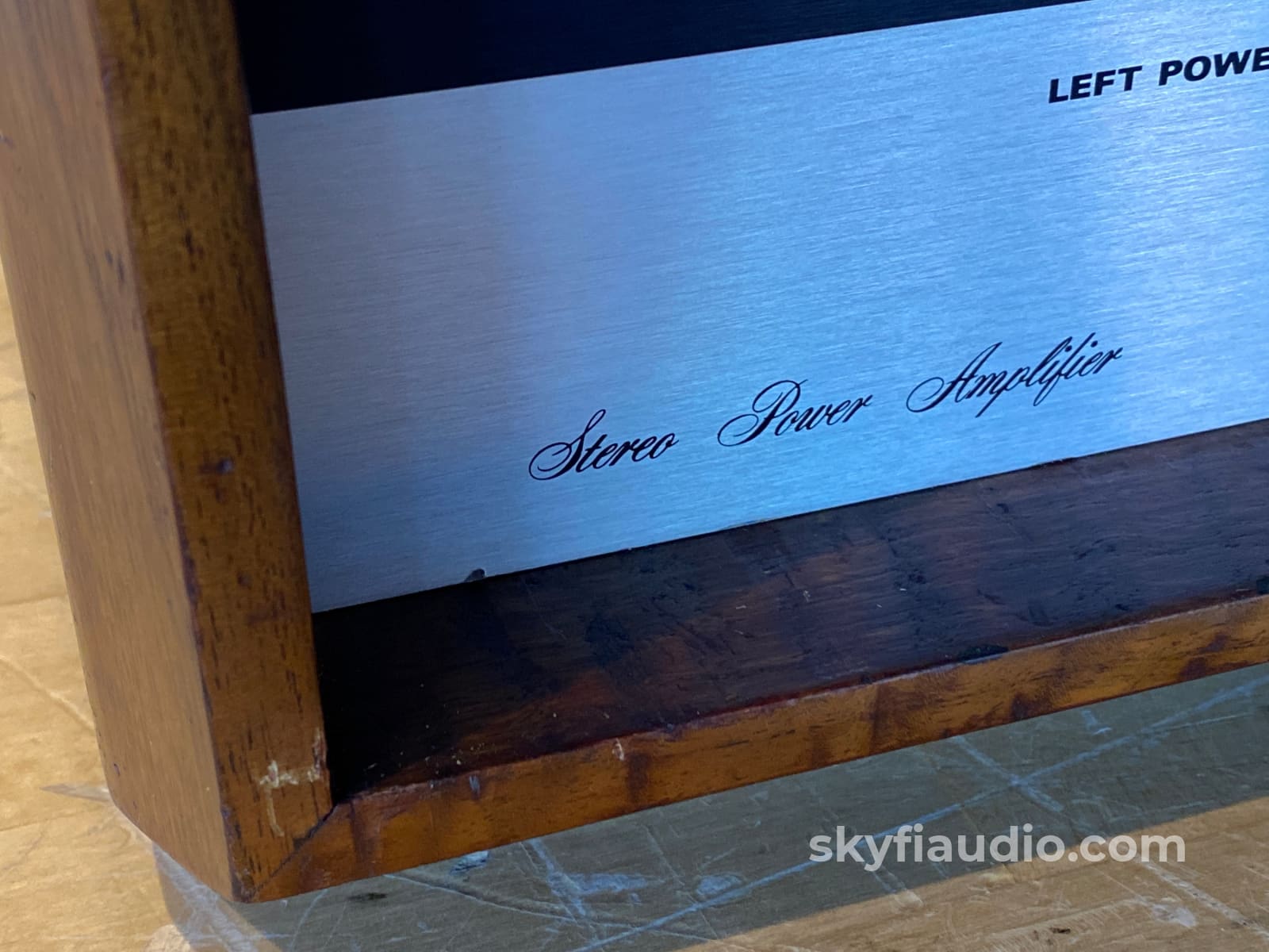 Sae 4 Piece Vintage System In Wood Cabinets - Wow!