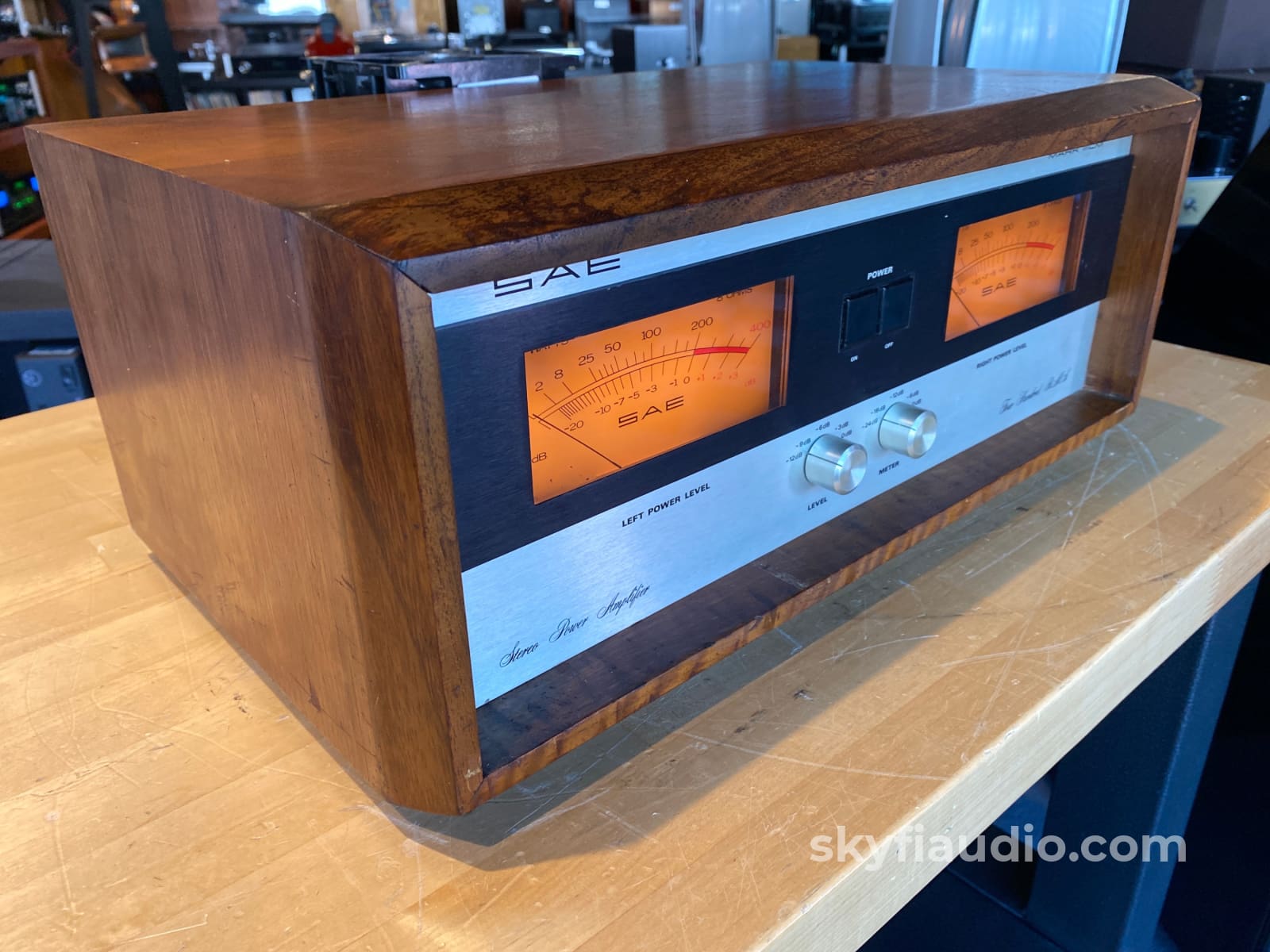 Sae 4 Piece Vintage System In Wood Cabinets - Wow!