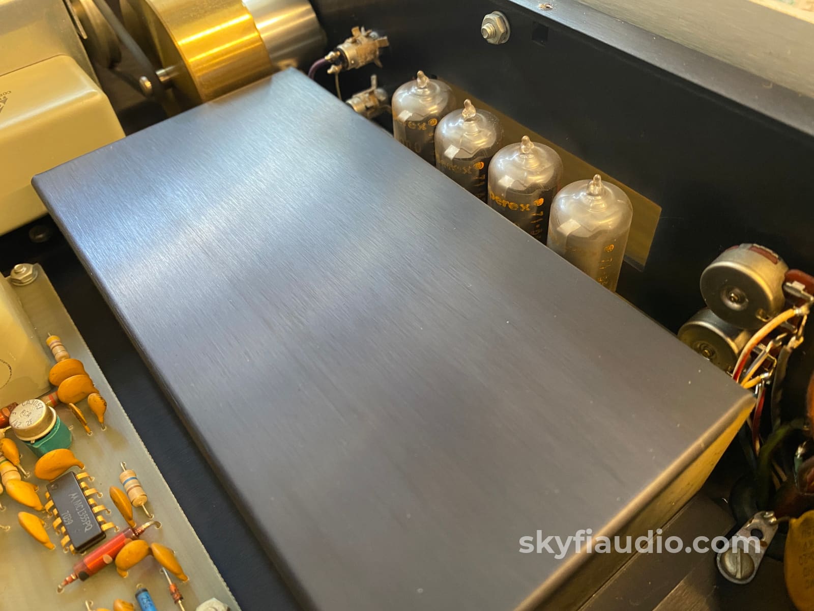 Sae 4 Piece Vintage System In Wood Cabinets - Wow!