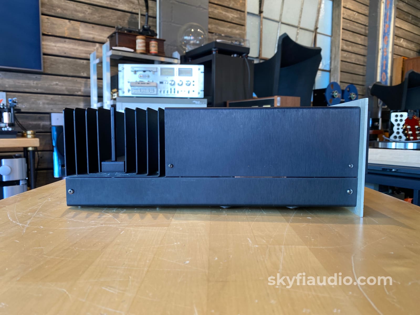 Sae 4 Piece Vintage System In Wood Cabinets - Wow!