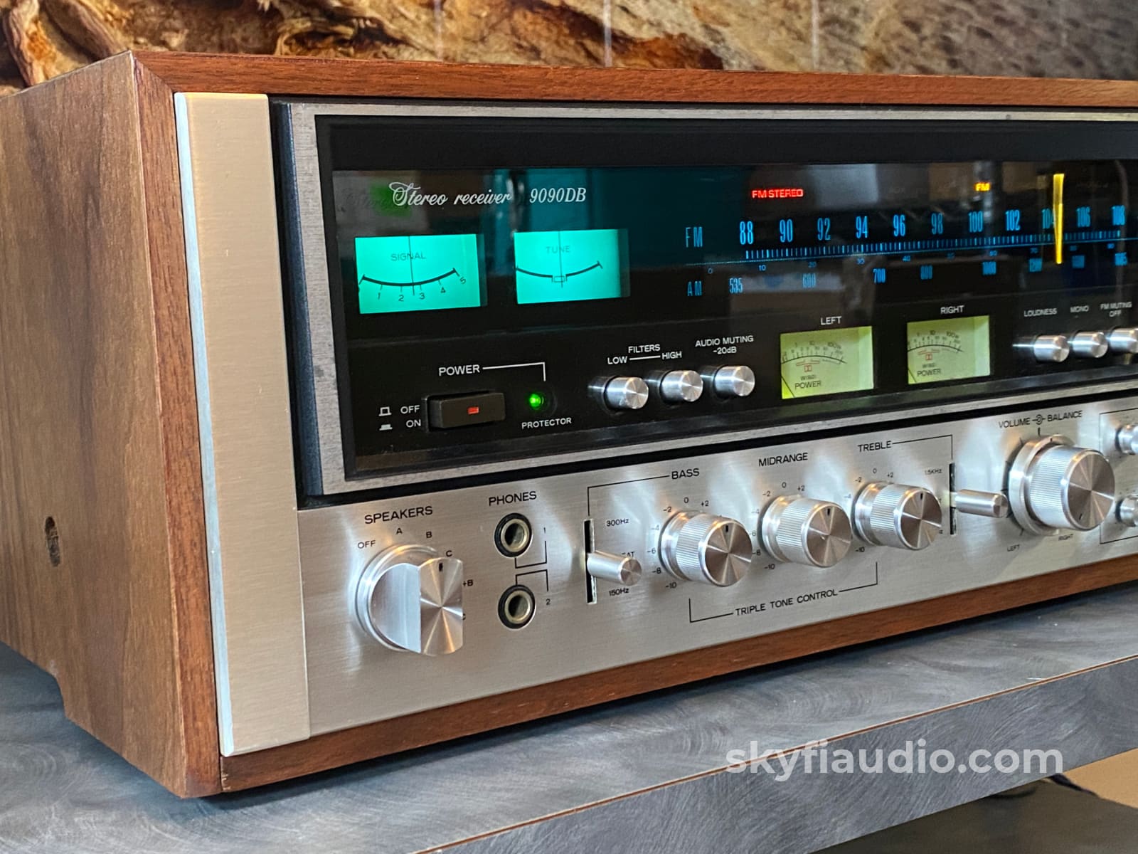 Sansui 9090Db Receiver - Fully Restored With New Walnut Veneer Integrated Amplifier