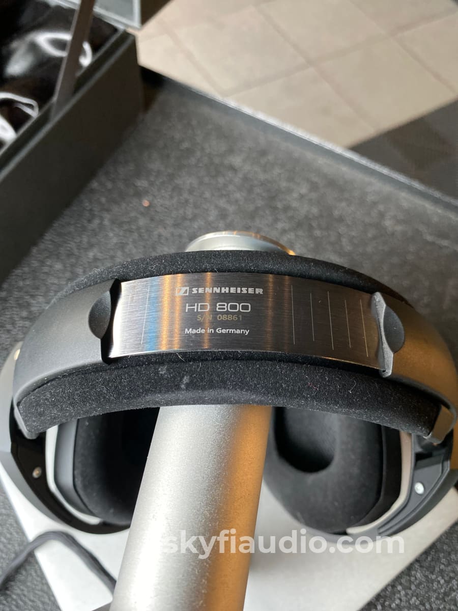 Sennheiser Hd800 Dynamic Reference Headphones - Super Clean Accessory