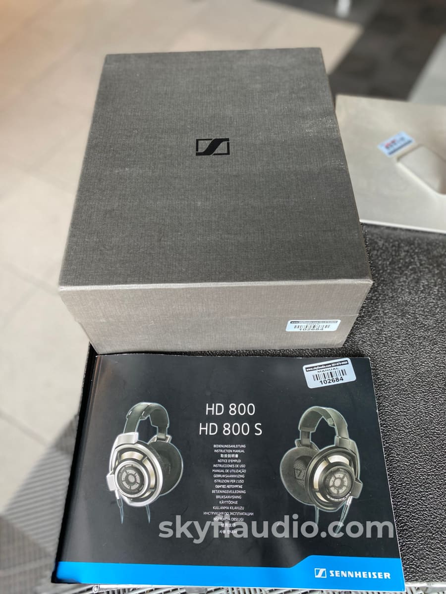 Sennheiser Hd800 Dynamic Reference Headphones - Super Clean Accessory