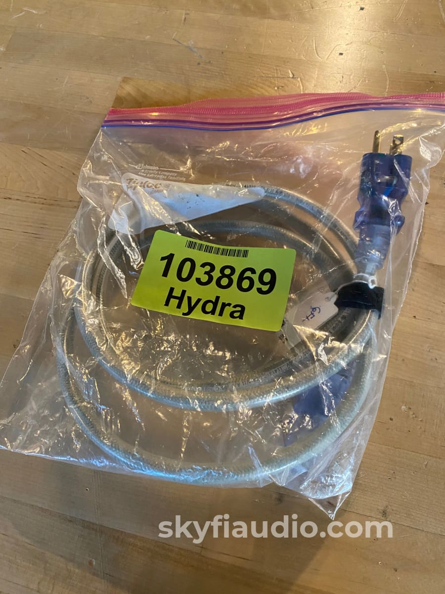 Shunyata Research Hydra Model-4 Power Conditioner W/ 6Ft Diamondback Cable