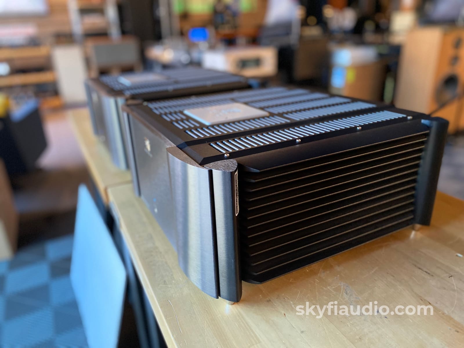 Simaudio 880M Mono Flagship Power Amplifiers - Tested At 1000W Amplifier