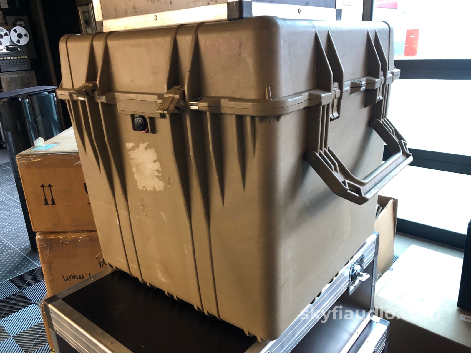 Simon Yorke Designs Model 10 Turntable With Two Tonearms + Wands Upgrades