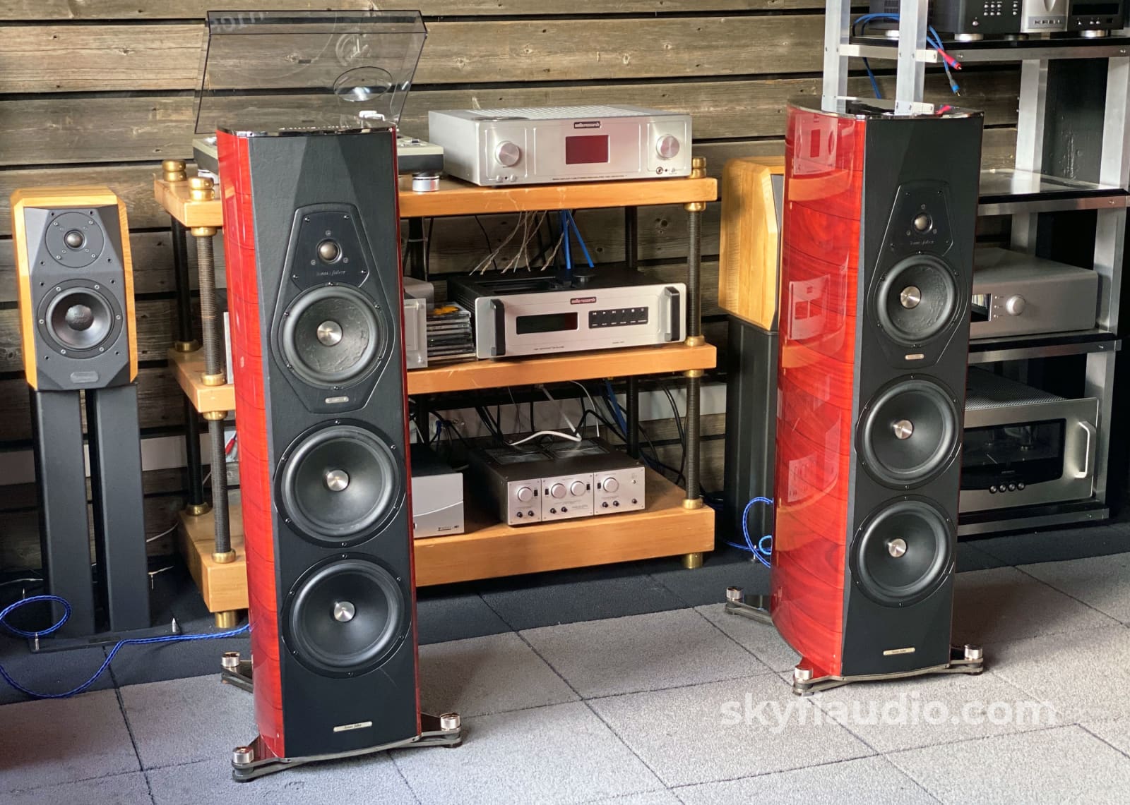 Sonus Faber Amati Futura Speakers - Italian Excellence