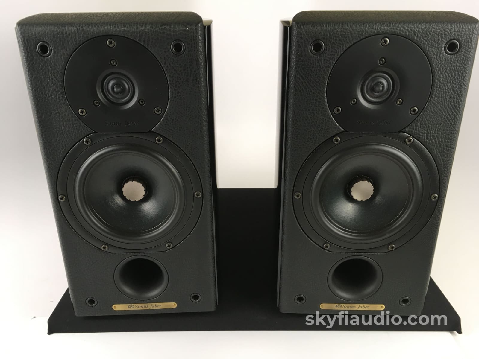 Sonus Faber Concertino Domus Speakers With Matching Stands