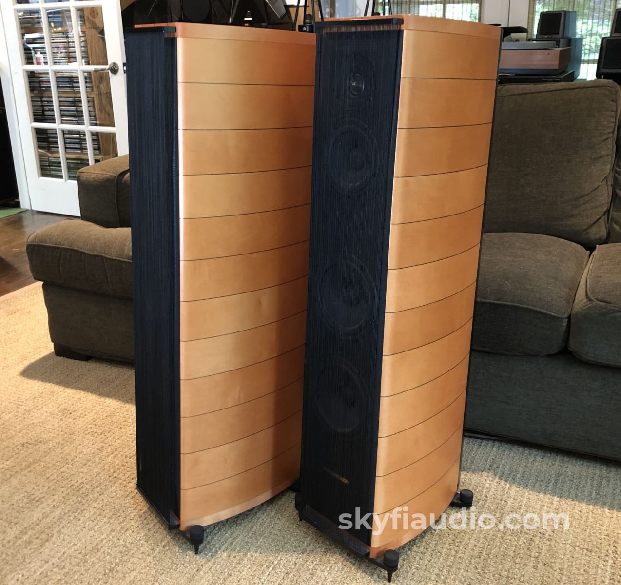 Sonus Faber Cremona Speakers - Made In Italy