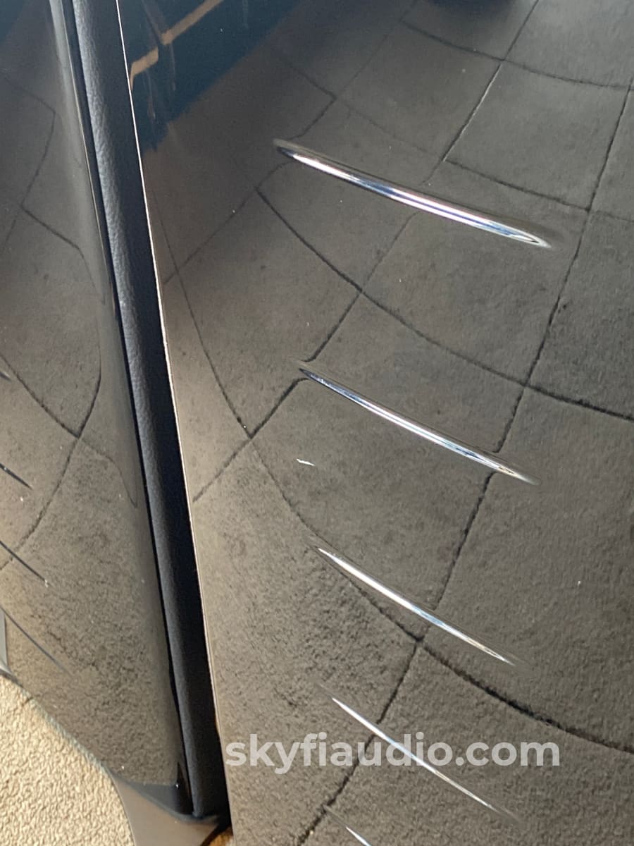 Sonus Faber Grand Piano Domus Speakers - Gorgeous And Made In Italy