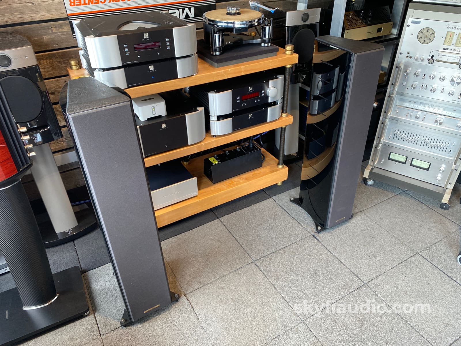 Sonus Faber Grand Piano Domus Speakers - Gorgeous And Made In Italy