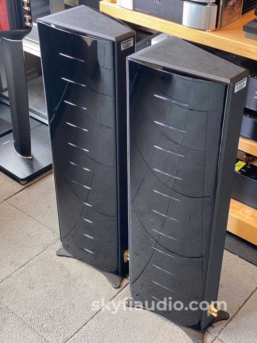 Sonus Faber Grand Piano Domus Speakers - Gorgeous And Made In Italy