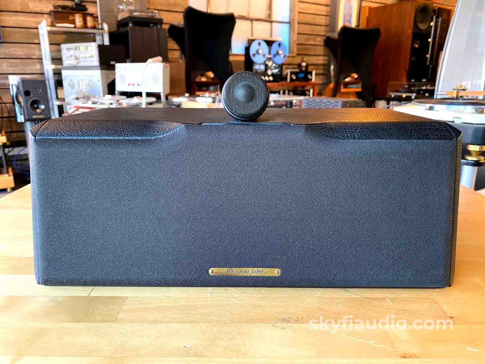 Sonus faber solo hot sale home center speaker