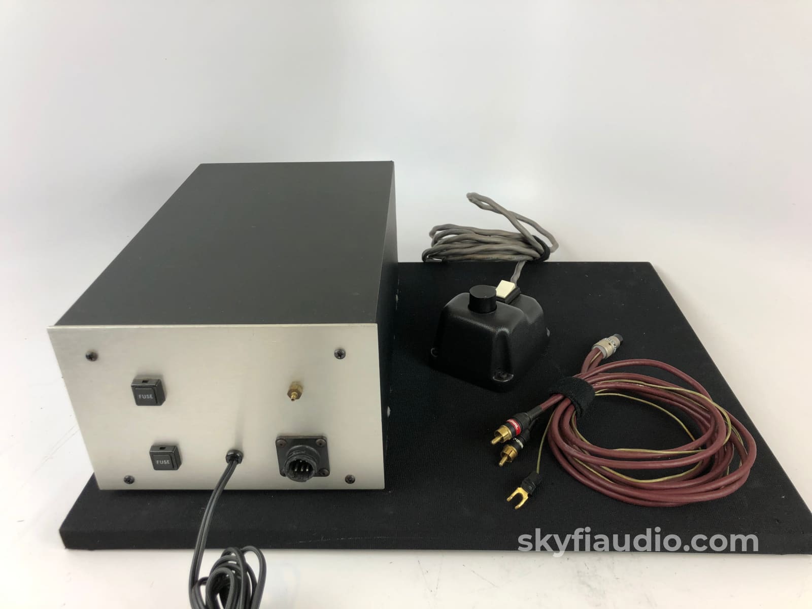 Sota Sapphire Turntable With Vacuum Platter And New Sumiko Amethyst Cartridge